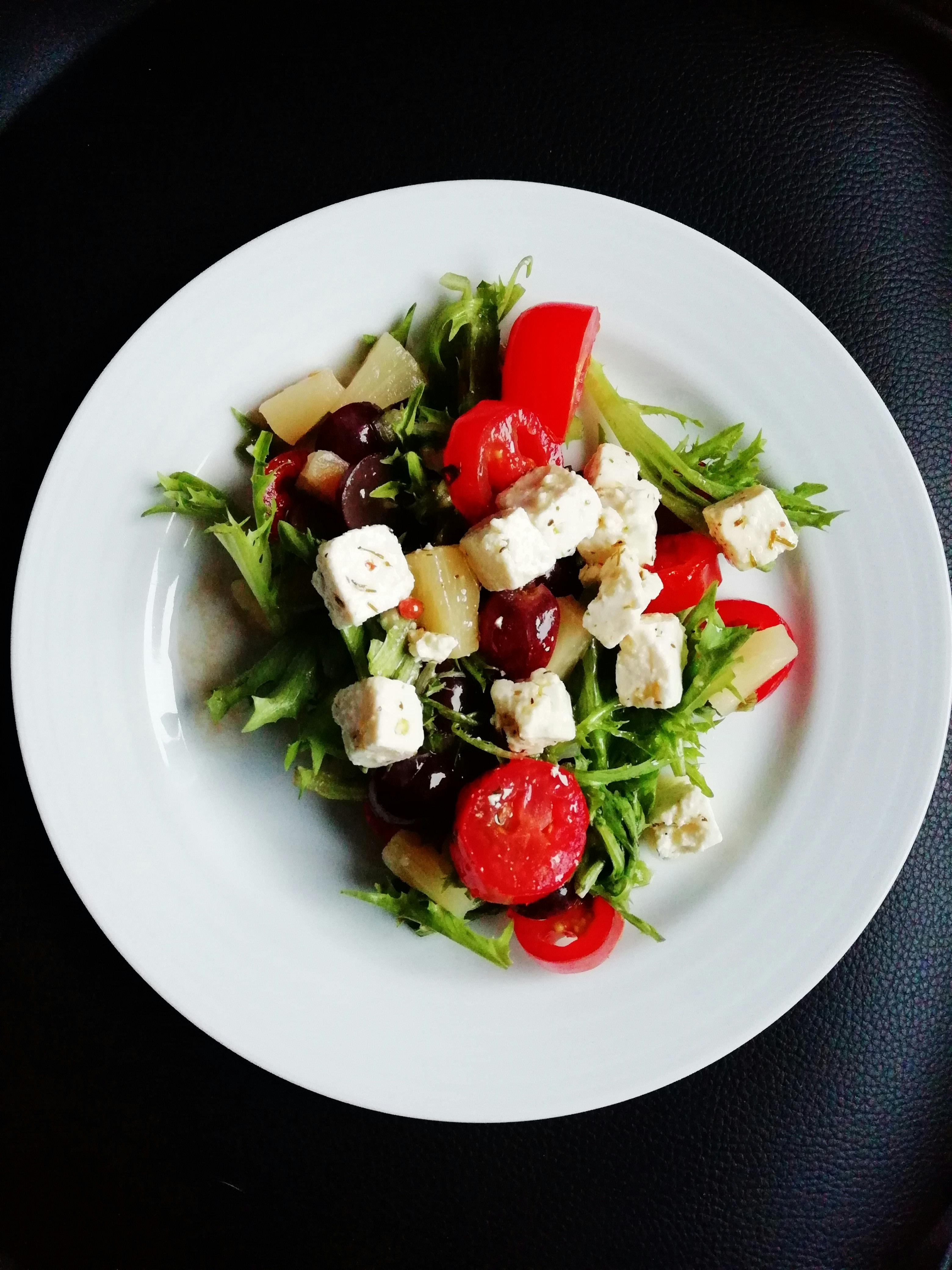 Salada colorida com frango